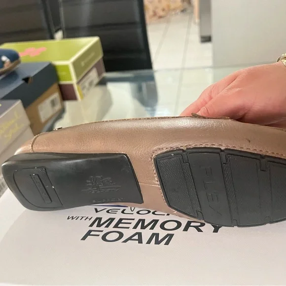 Used - Picture 4 of 5